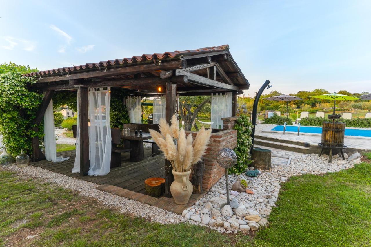 Lavanda Apartments & Room Sveti Lovreč Pazenatički Exterior foto
