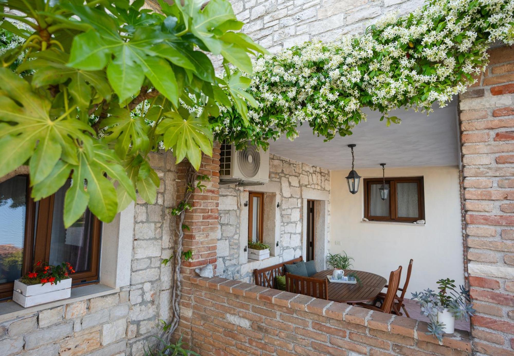 Lavanda Apartments & Room Sveti Lovreč Pazenatički Habitación foto